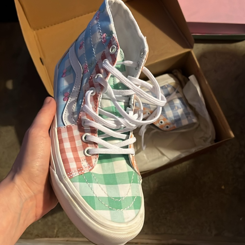 Cute Spring Vans Only Worn Once - image 4